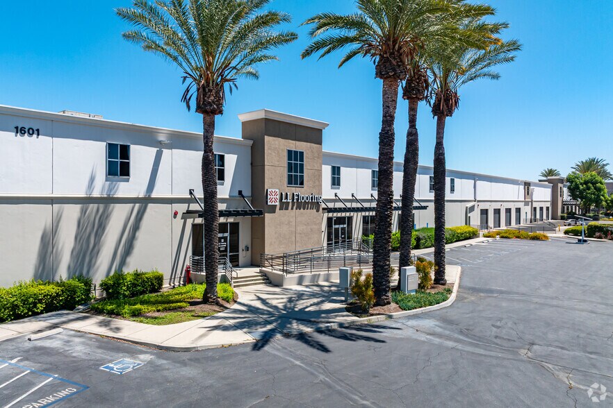 1601 W Mission Blvd, Pomona, CA for lease - Building Photo - Image 3 of 20