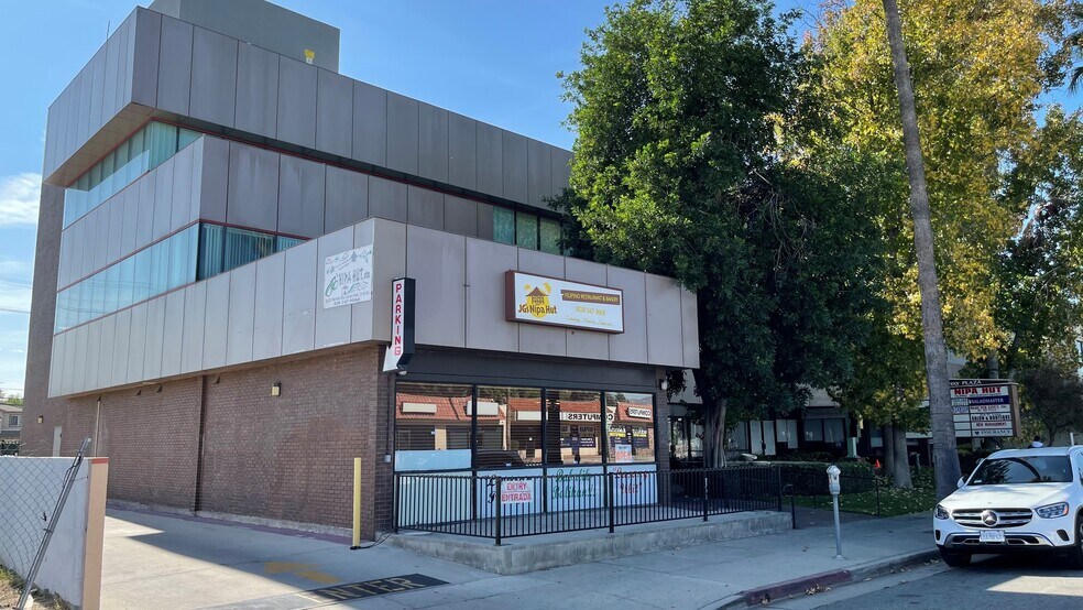22122-22126 Sherman Way, Canoga Park, CA à louer - Photo du bâtiment - Image 3 de 5