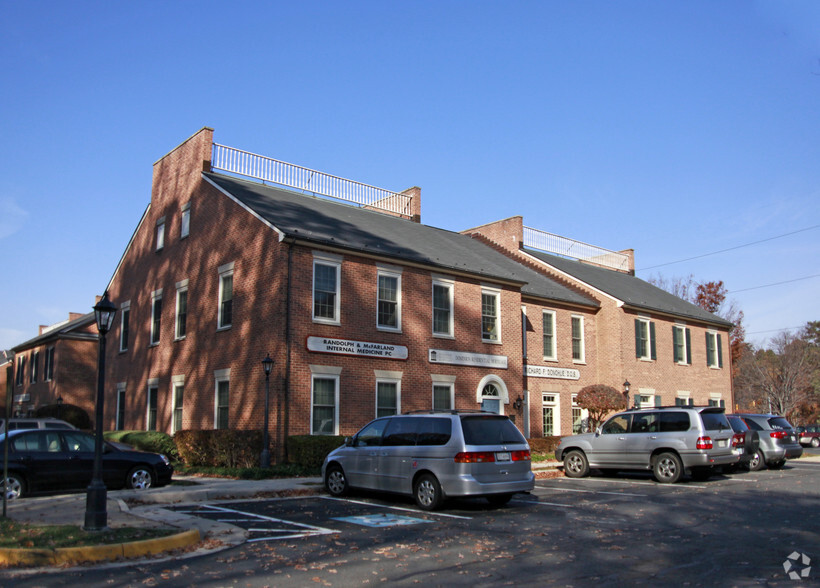 Bureau dans Fairfax, VA à vendre - Photo du bâtiment - Image 1 de 1