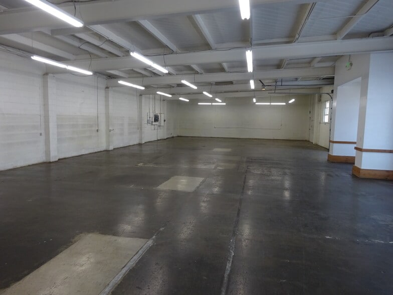 2230 16th St, Sacramento, CA for lease - Building Photo - Image 2 of 5