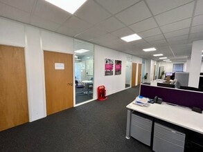 2A Herongate, Hungerford à louer Photo intérieure- Image 2 de 6