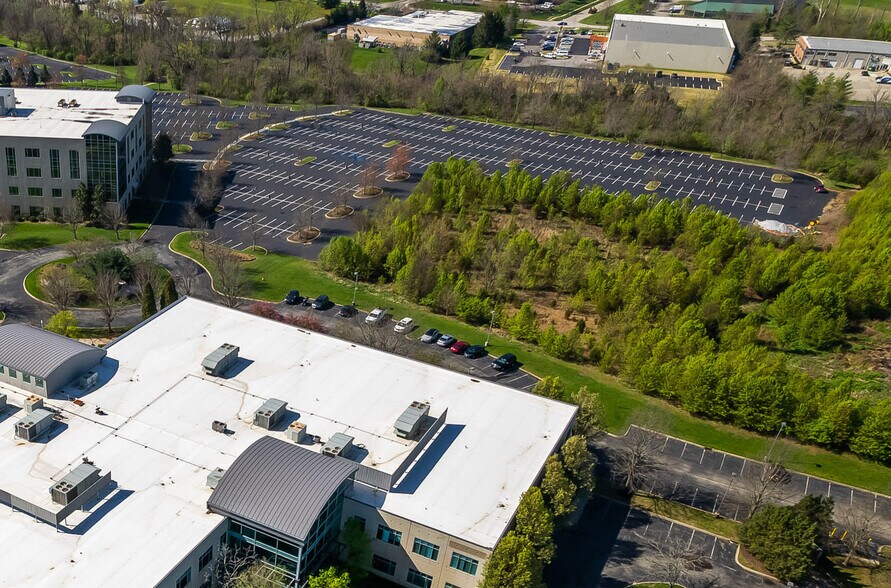 13549 Triton Park Blvd, Louisville, KY à vendre - Photo du bâtiment - Image 2 de 6