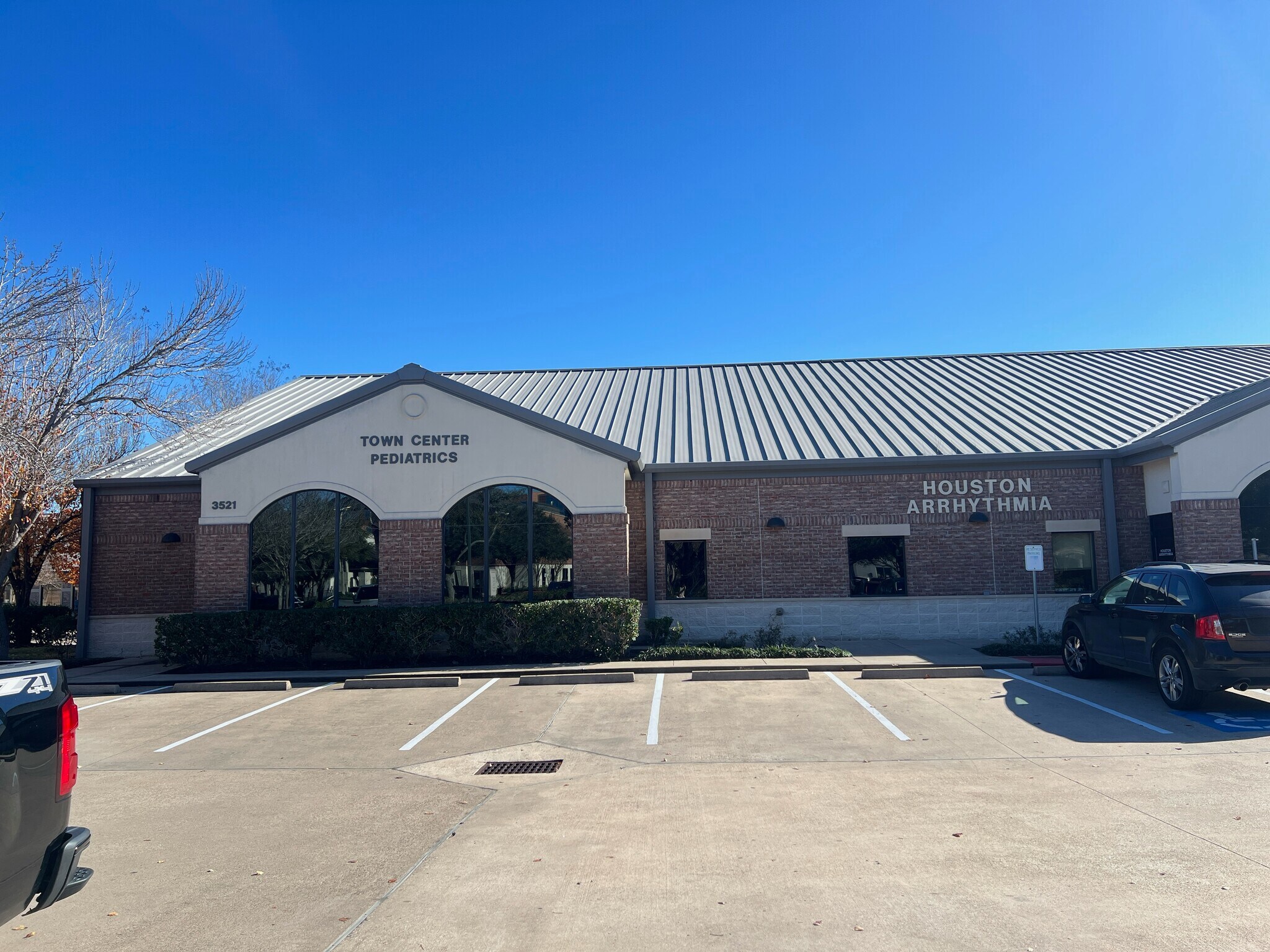 3521 Town Center Blvd, Sugar Land, TX for lease Primary Photo- Image 1 of 7