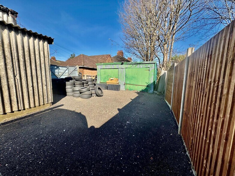 208-210 Toddington Rd, Luton à vendre - Photo du bâtiment - Image 3 de 12