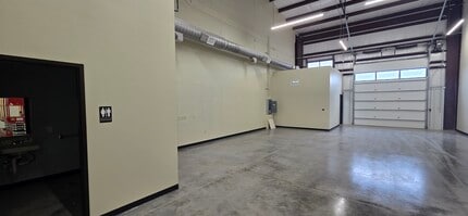 5818 S 107th East Ave, Tulsa, OK à louer Photo intérieure- Image 2 de 5