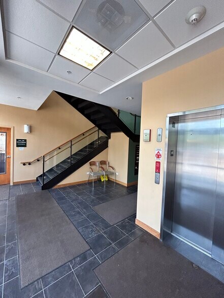 5901 Dempster St, Morton Grove, IL à vendre - Photo intérieure - Image 3 de 27