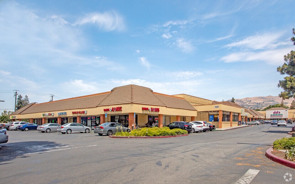 1020-1080 S White Rd, San Jose, CA à louer - Photo du bâtiment - Image 2 de 7