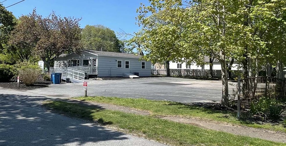 178 E Falmouth Hwy, East Falmouth, MA for sale - Building Photo - Image 1 of 1