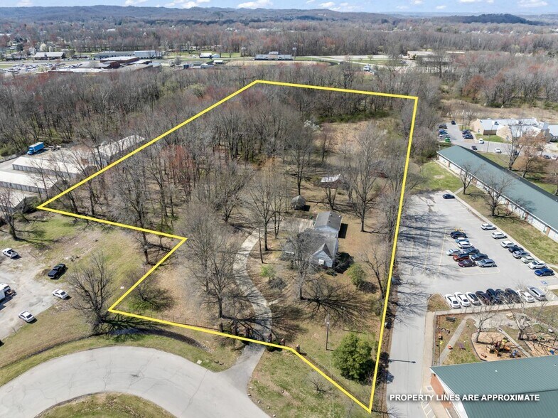 9204 National Tpke, Fairdale, KY à vendre - Photo du bâtiment - Image 3 de 5