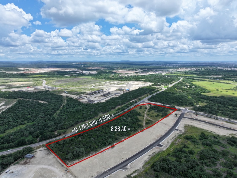 8 AC +/- on Fm 1283, Rio Medina, TX for sale - Building Photo - Image 2 of 6