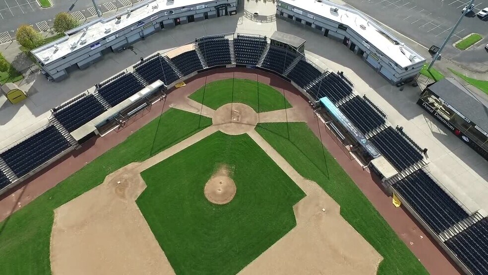 4503 Interstate Blvd, Loves Park, IL à vendre - Vidéo sur l’inscription commerciale - Image 2 de 6