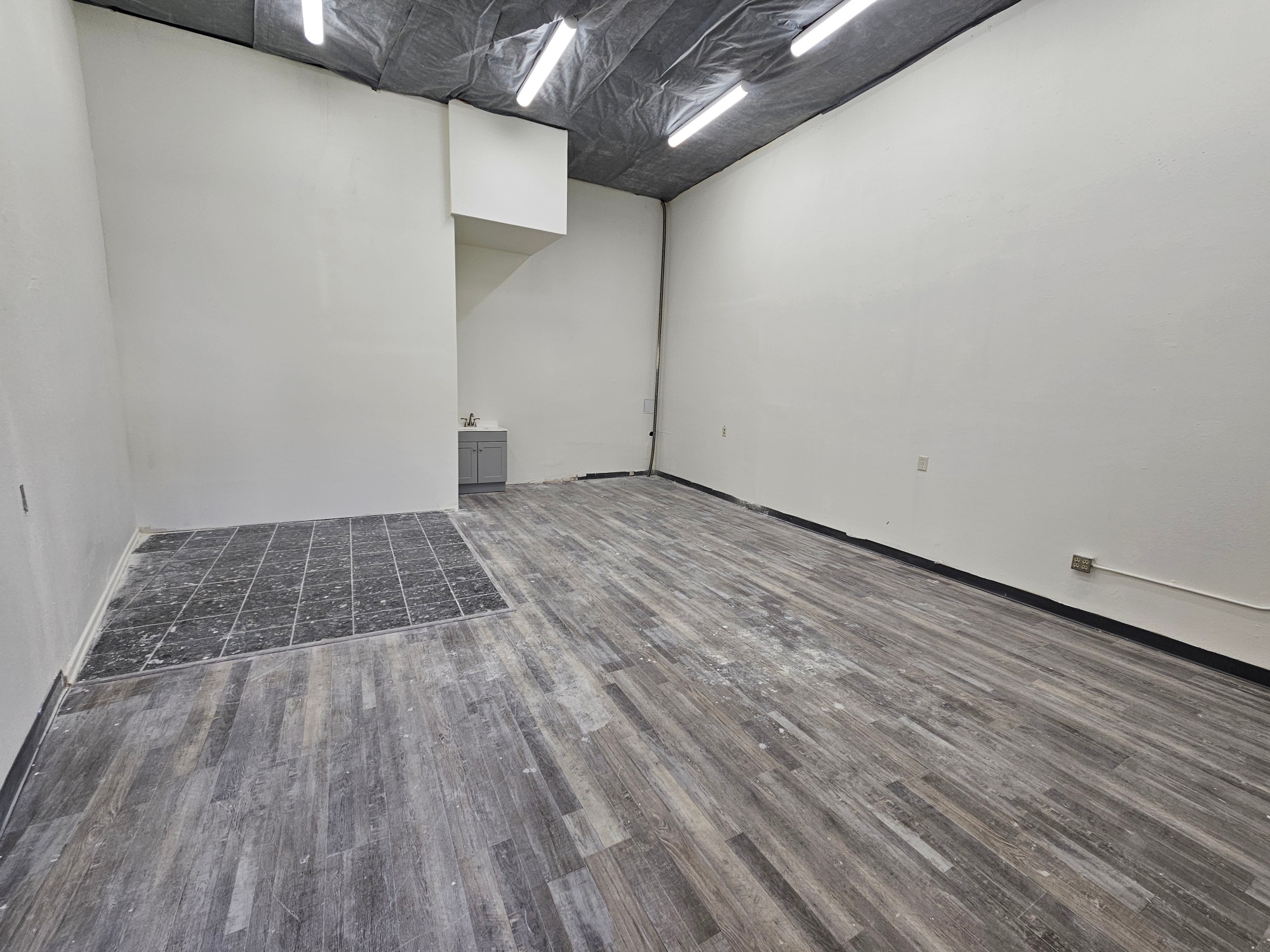 3325 N Verdugo Rd, Glendale, CA à louer Photo intérieure- Image 1 de 2