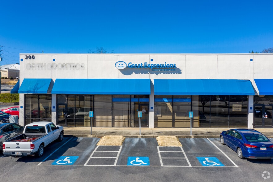 300 Pearl Nix Pky, Gainesville, GA for lease - Building Photo - Image 2 of 11