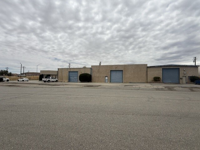 16409 K St, Mojave, CA à vendre Photo du bâtiment- Image 1 de 15