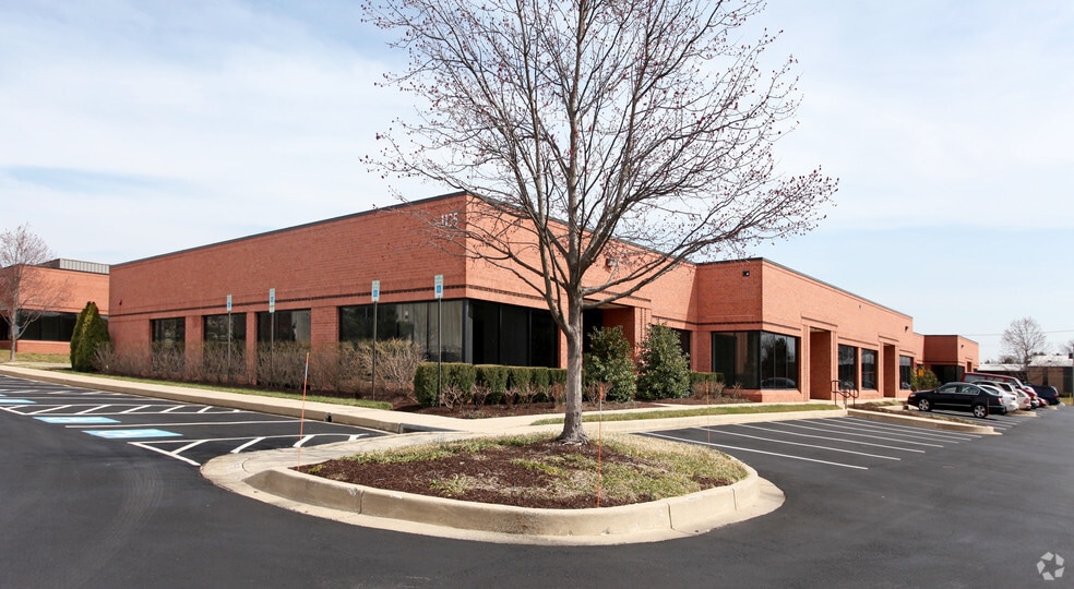 125 Airport Dr, Westminster, MD à louer - Photo du bâtiment - Image 3 de 8