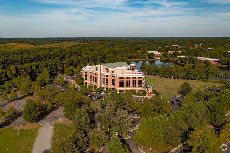 4951 Lake Brook Dr, Glen Allen, VA à louer - Aérien - Image 2 de 15