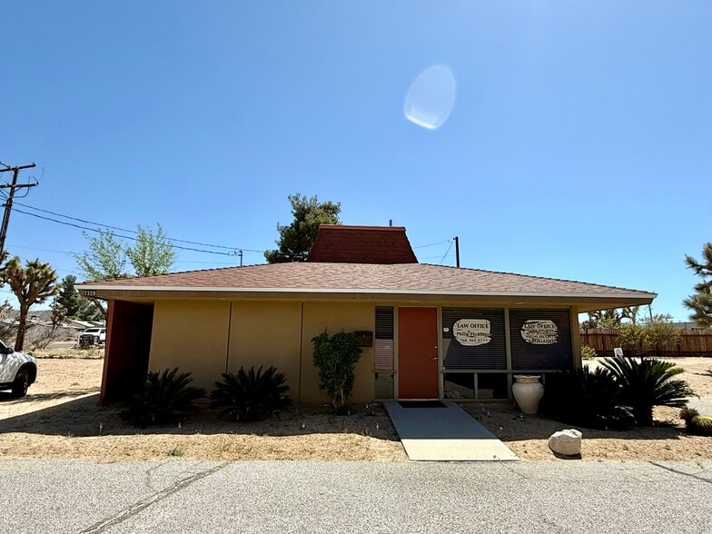 7328 Valley Vista Ave, Yucca Valley, CA à vendre - Photo principale - Image 1 de 7