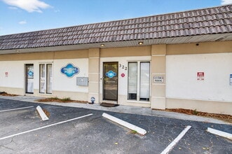 321 N Railroad Ave, Boynton Beach, FL for lease Interior Photo- Image 2 of 13