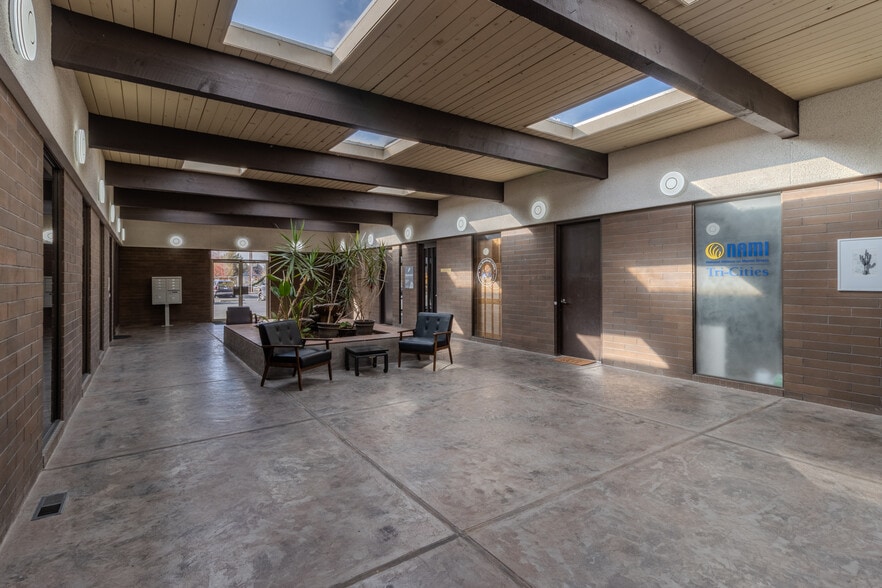 1177 Jadwin Ave, Richland, WA for sale - Interior Photo - Image 3 of 8