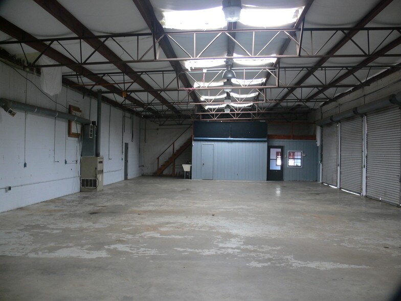3208 Hwy 21 S, Oxford, AL à louer - Photo intérieure - Image 2 de 4