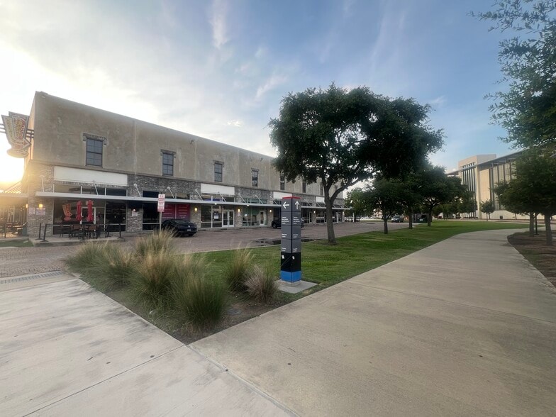 4835 Martin Luther King Blvd, Houston, TX for lease - Building Photo - Image 3 of 13