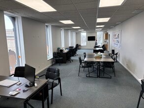 201 W Main St, Plainfield, IN à louer Photo intérieure- Image 1 de 14