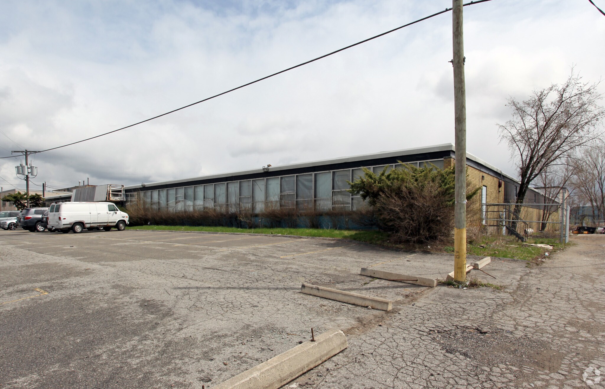 65 Densley Ave, Toronto, ON à vendre Photo principale- Image 1 de 1