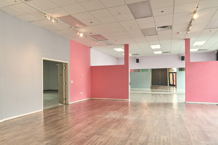 1027 S Main St, Las Vegas, NV for lease - Interior Photo - Image 3 of 11