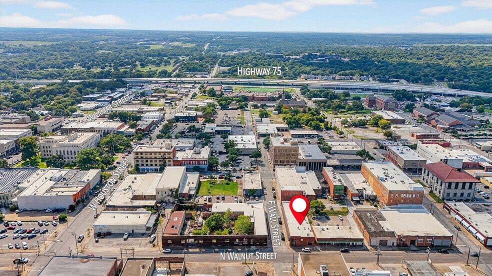 129 E Wall St, Sherman, TX à vendre - Photo du bâtiment - Image 2 de 23