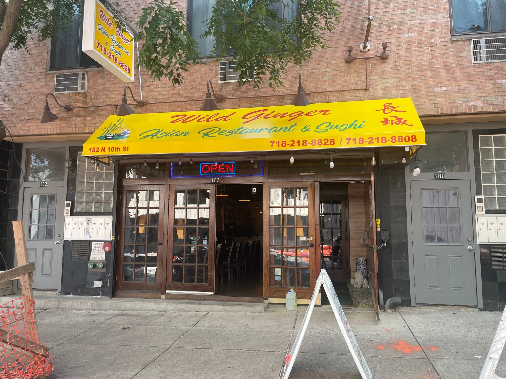 180 N 10th St, Brooklyn, NY for lease Building Photo- Image 1 of 2