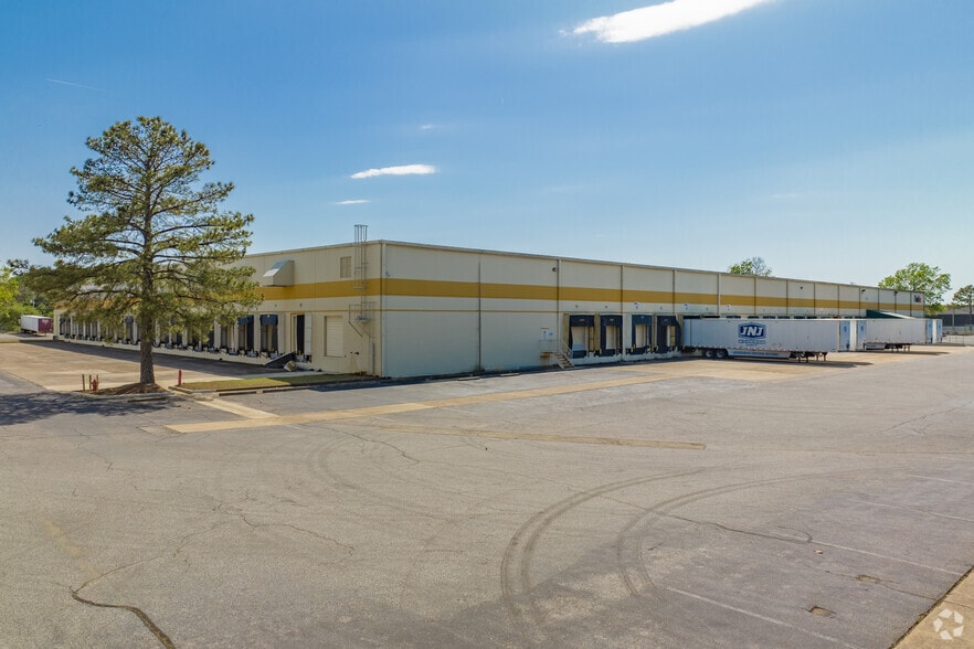 3630 Raines Rd E, Memphis, TN for lease - Building Photo - Image 3 of 20