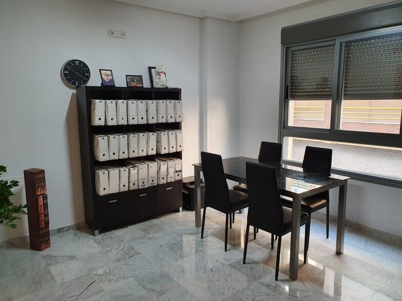 Office in Cáceres, Cáceres for lease - Primary Photo - Image 1 of 3