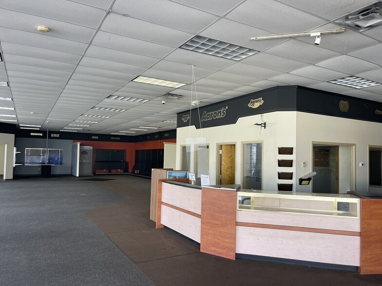 4669 Plank Rd, Baton Rouge, LA for lease - Building Photo - Image 2 of 22