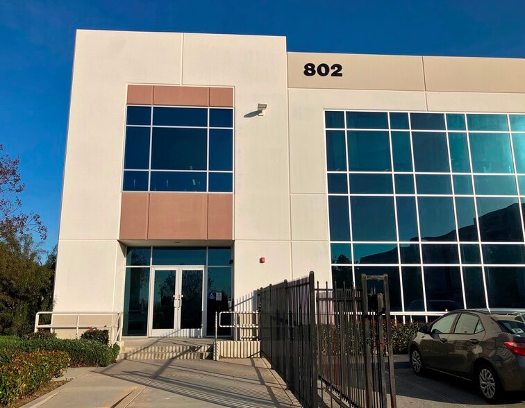 802 Echelon Ct, City of Industry, CA for lease - Building Photo - Image 3 of 16