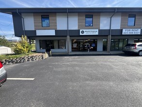 1135 Volunteer Pky, Bristol, TN for lease Interior Photo- Image 1 of 11