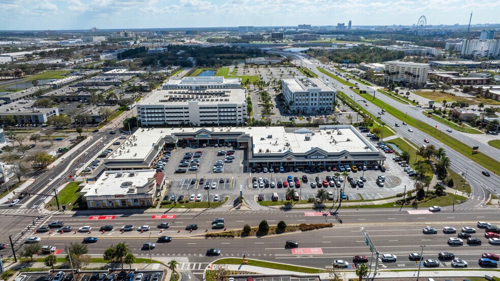 5600-5752 International Dr, Orlando, FL à louer - Photo du bâtiment - Image 3 de 14