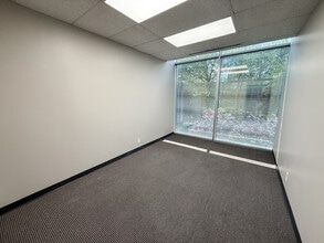 1355 Lynnfield Rd, Memphis, TN for lease Interior Photo- Image 1 of 5