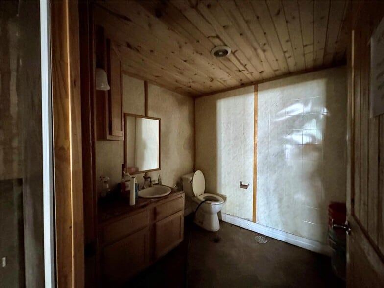 516 W Chickasha Ave, Chickasha, OK for sale - Building Photo - Image 3 of 19