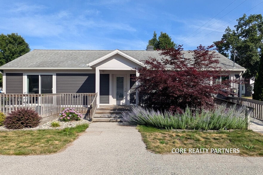 1921 Ruddiman Dr, Muskegon, MI for sale - Building Photo - Image 3 of 12