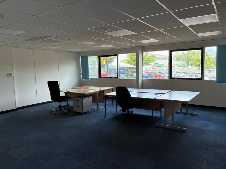 1-3 Bond Ave, Milton Keynes for lease - Building Photo - Image 2 of 15