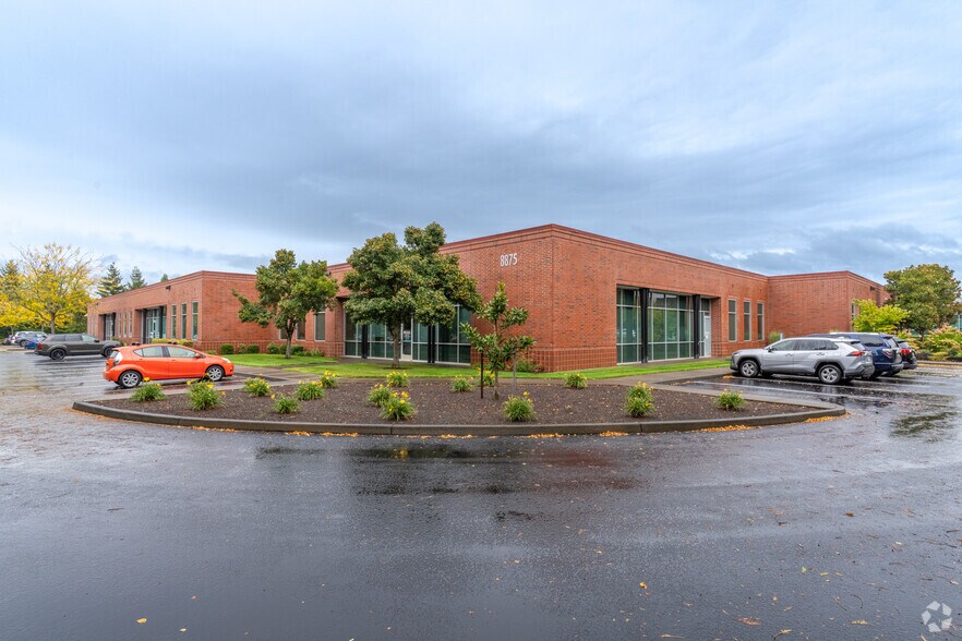 8875 NE Von Neumann Dr, Beaverton, OR à vendre - Photo du bâtiment - Image 2 de 4
