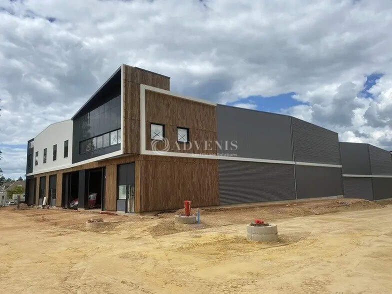 Flex in Plaisir for sale - Building Photo - Image 2 of 5