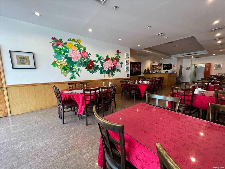 18-24 College Point Blvd, Flushing, NY à vendre - Photo du bâtiment - Image 2 de 17