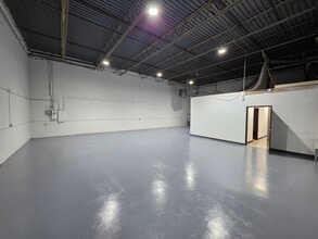 22783-22823 Heslip Dr, Novi, MI for lease Interior Photo- Image 2 of 3
