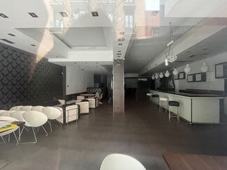 Plus de détails pour Multi-résidentiel à vendre