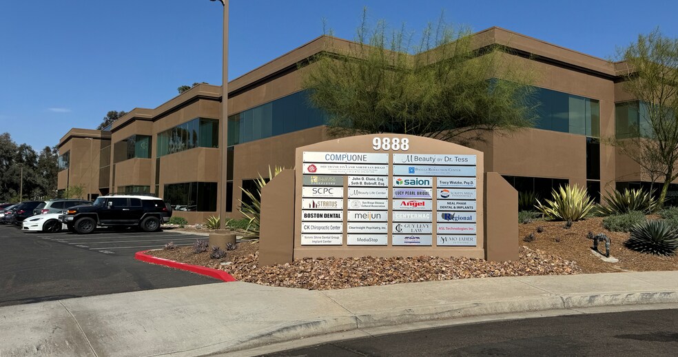 9888 Carroll Centre Rd, San Diego, CA à vendre - Photo du bâtiment - Image 2 de 17