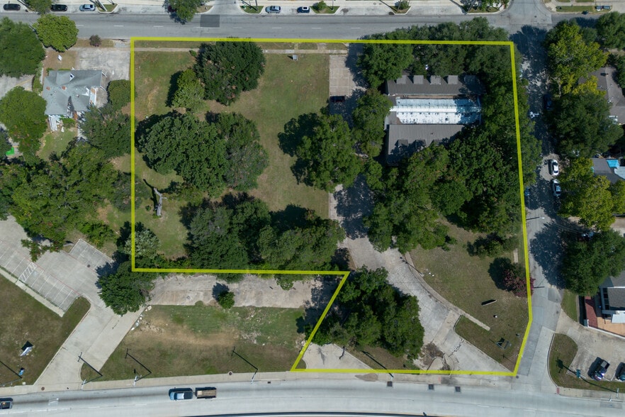 132-140 E 12th St, Dallas, TX for sale - Building Photo - Image 3 of 7