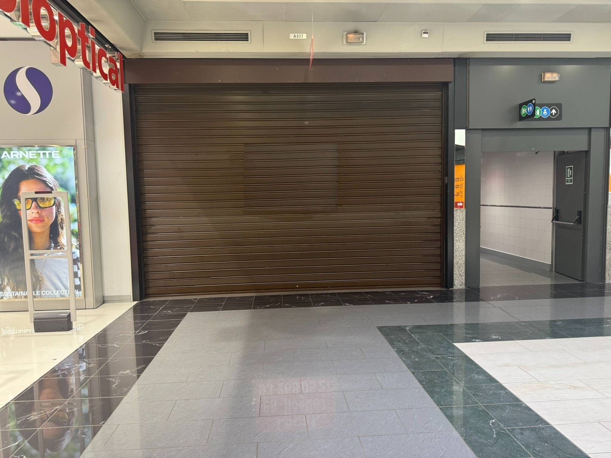 Commerce de détail dans Barberà del Vallès, Barcelona à louer Photo intérieure- Image 1 de 5