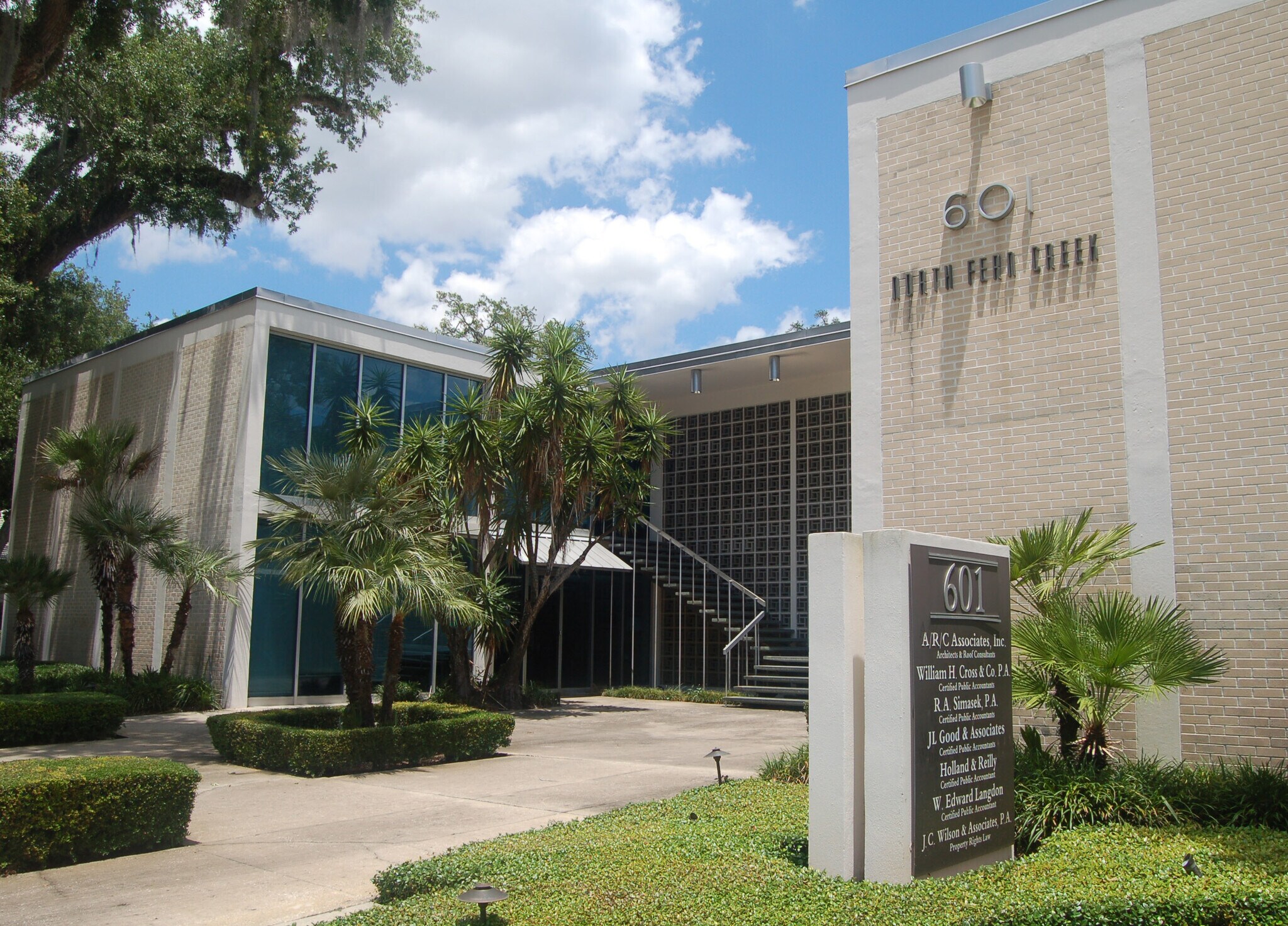 601 N Ferncreek Ave, Orlando, FL à louer Photo principale- Image 1 de 5