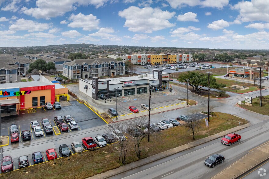 12030 Culebra Rd, San Antonio, TX à louer - Photo du bâtiment - Image 2 de 3